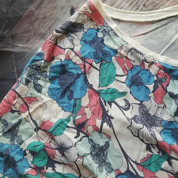 Blue Flower Top - Picture 3 of 8